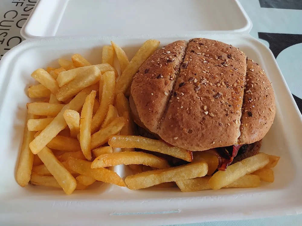 Hamburger Bacon Et Frites Maison